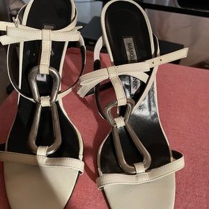 Manolo Blanik white